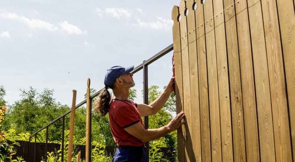 Professional Installing Your Fence